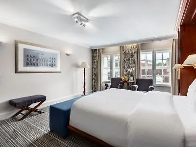 Hotel Nh Brujas